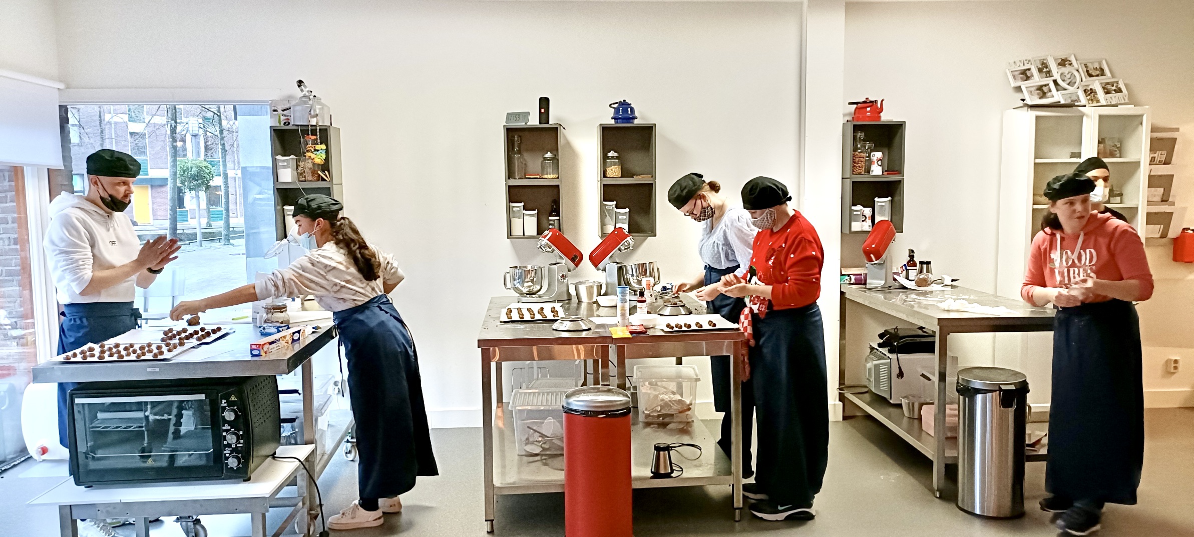 Collega's van De Koekerij aan het werk