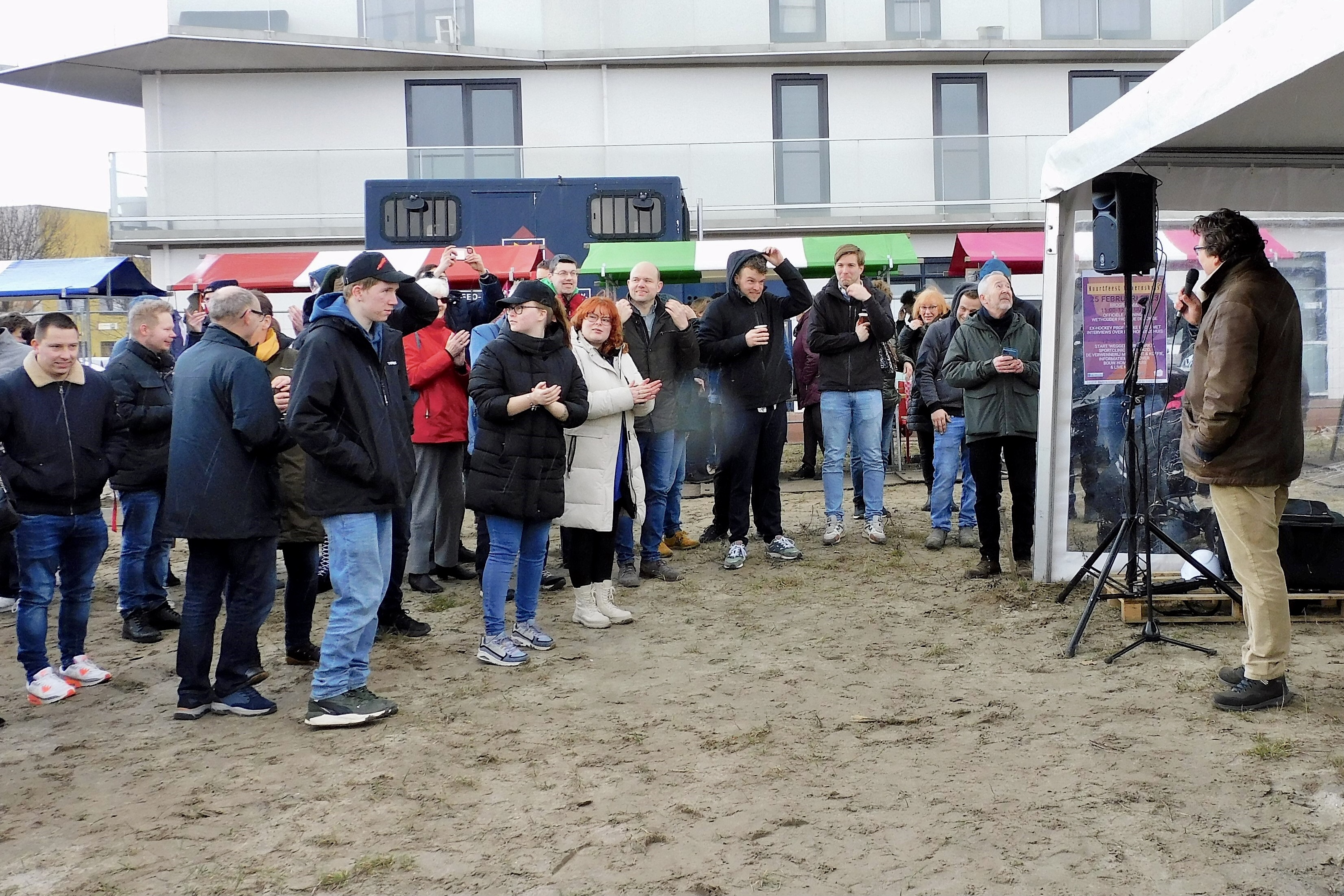 Foto buurtfeest startbouw