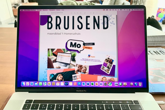 Bruisend 5 op beeld van een laptop