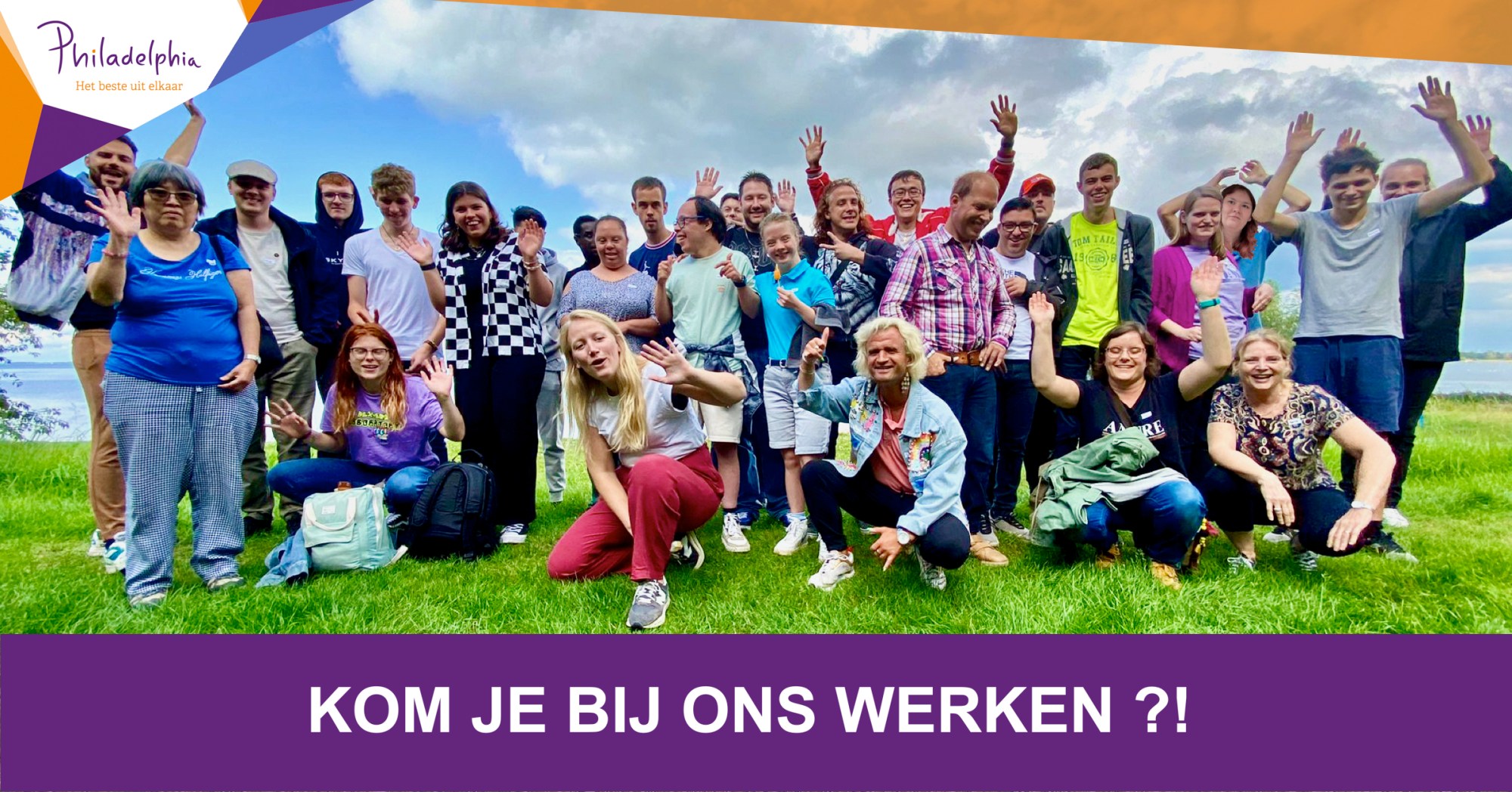 Groepsfoto van toekomstige bewoners en begeleiders van 't Homerushuis